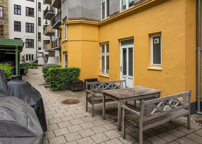 Perfectly Located Cozy